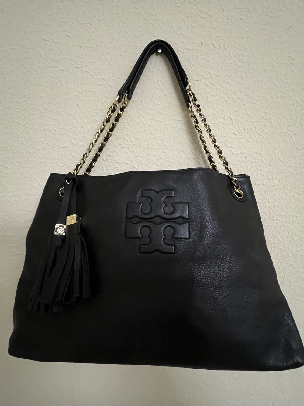 EUC Tory Burch Black Leather Shoulder Bag with Tassel and Chain Straps
